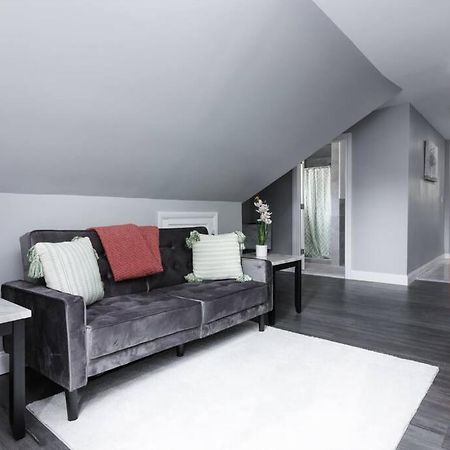 Cozy Micro Apartment, Minutes From Falls Niagara Falls Bagian luar foto