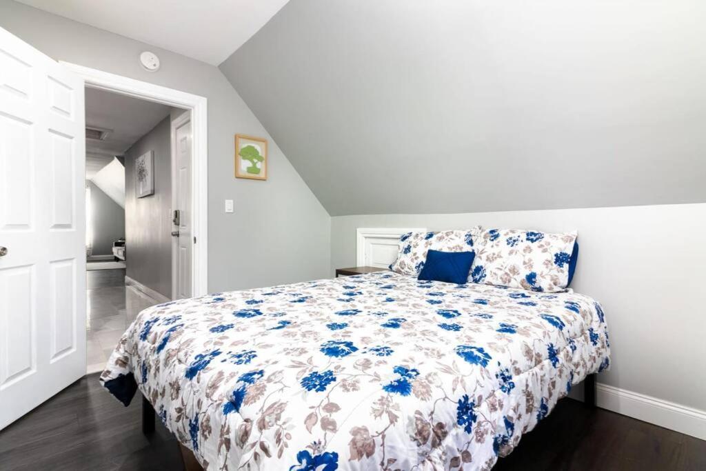 Cozy Micro Apartment, Minutes From Falls Niagara Falls Bagian luar foto